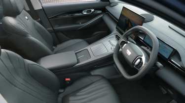 Интерьер и передняя панель Geely Starray
